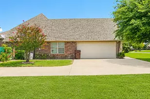 113 Lake Meadow Blvd, Canton, TX 75103 - Photo 3