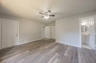 5558 Meadowbrook Dr, Fort Worth, TX 76112 - Photo 33