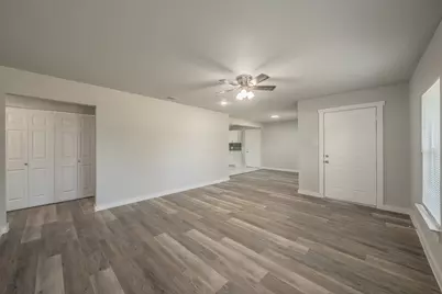 5558 Meadowbrook Drive, Fort Worth, TX 76112 - Photo 7