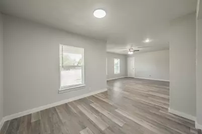 5558 Meadowbrook Drive, Fort Worth, TX 76112 - Photo 11