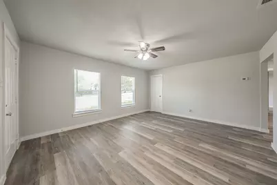 5558 Meadowbrook Drive, Fort Worth, TX 76112 - Photo 9