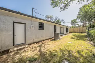 5558 Meadowbrook Dr, Fort Worth, TX 76112 - Photo 37
