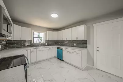 5558 Meadowbrook Drive, Fort Worth, TX 76112 - Photo 15