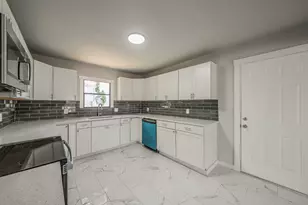 5558 Meadowbrook Dr, Fort Worth, TX 76112 - Photo 15