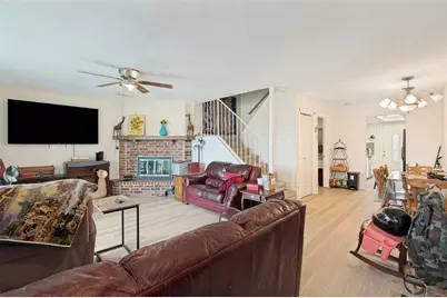 34 E Mountain Lane, Grand Prairie, TX 75052 - Photo 3