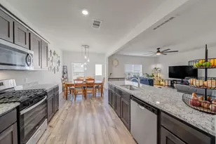 10852 Copper Hills Ln, Fort Worth, TX 76108 - Photo 5