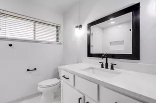 10039 Shadyview Dr, Dallas, TX 75238 - Photo 9
