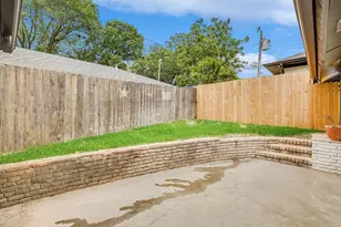 10039 Shadyview Dr, Dallas, TX 75238 - Photo 17