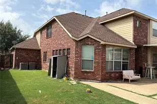 2756 Explorador, Grand Prairie, TX 75054 - Photo 3