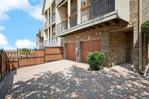 835 Rockingham Dr, Irving, TX 75063 - Photo 29