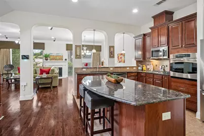 835 Rockingham Drive, Irving, TX 75063 - Photo 11