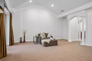 835 Rockingham Dr, Irving, TX 75063 - Photo 17