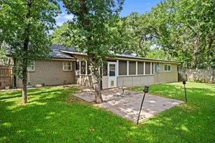 1217 W Redbud Dr, Hurst, TX 76053 - Photo 35