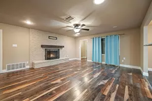 1217 W Redbud Dr, Hurst, TX 76053 - Photo 9