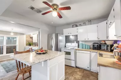 403 Walnut Street, Grandview, TX 76050 - Photo 9