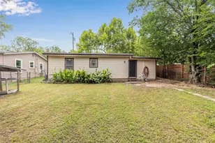 403 Walnut St, Grandview, TX 76050 - Photo 19