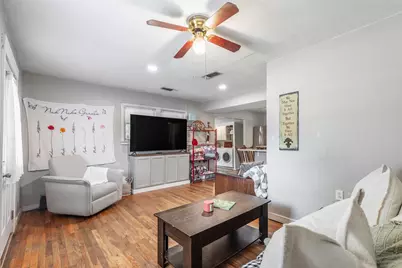 403 Walnut Street, Grandview, TX 76050 - Photo 7