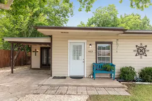 403 Walnut St, Grandview, TX 76050 - Photo 3