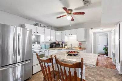 403 Walnut Street, Grandview, TX 76050 - Photo 11