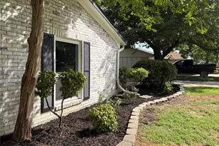 1006 Heritage Dr, Garland, TX 75043 - Photo 5