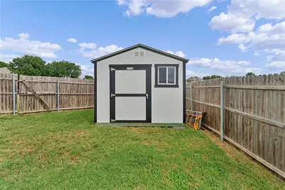 1301 Erin Court, Burleson, TX 76028 - Photo 27