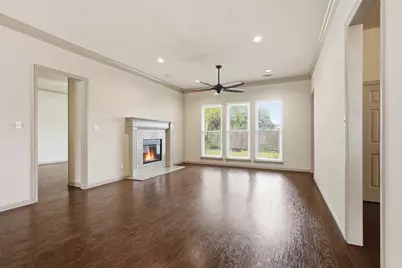 3318 Summergrove Drive, Arlington, TX 76001 - Photo 5