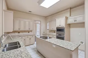 3318 Summergrove Dr, Arlington, TX 76001 - Photo 9