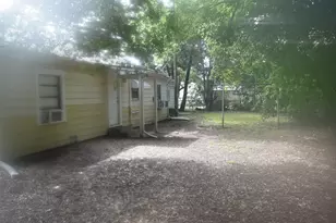 1015 Winkler St, Ennis, TX 75119 - Photo 13