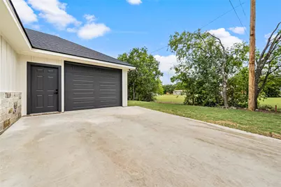 214 Rogers Street, McGregor, TX 76657 - Photo 17