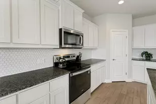 832 Alexandria Ln, Joshua, TX 76058 - Photo 11