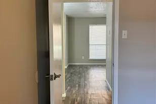 900 N Center St, Arlington, TX 76011 - Photo 11