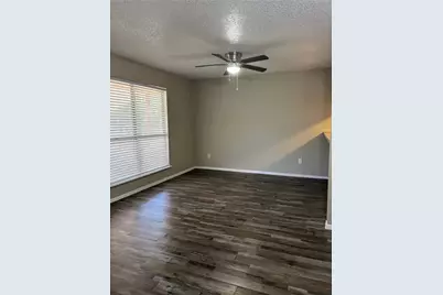 900 N Center Street, Arlington, TX 76011 - Photo 3