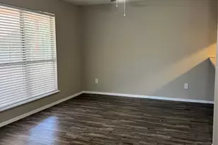 900 N Center St, Arlington, TX 76011 - Photo 3