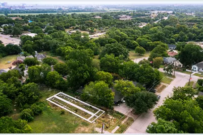 1136 Betterton Circle, Dallas, TX 75203 - Photo 7