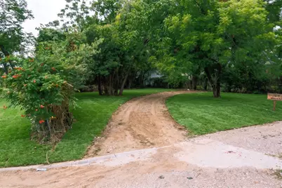 1136 Betterton Circle, Dallas, TX 75203 - Photo 3