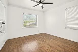 910 Reverchon Dr, Dallas, TX 75211 - Photo 9
