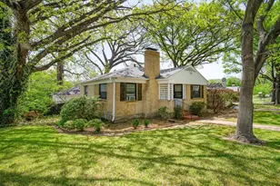 910 Reverchon Dr, Dallas, TX 75211 - Photo 1