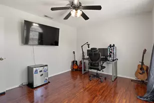 1428 Creekview Dr, Lewisville, TX 75067 - Photo 17