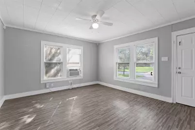 2821 Gladstone Drive, Dallas, TX 75211 - Photo 11