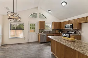 10209 Cool Spring Dr, Fort Worth, TX 76108 - Photo 7