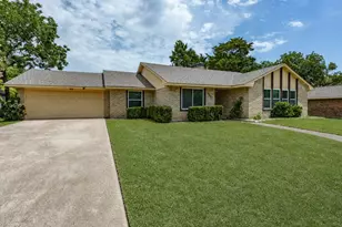 1327 Big Stone Gap Rd, Duncanville, TX 75137 - Photo 3