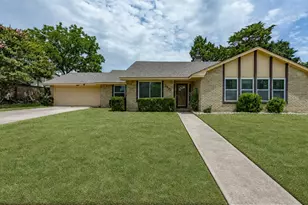 1327 Big Stone Gap Rd, Duncanville, TX 75137 - Photo 1