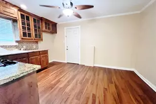 4236 Comanche St, Fort Worth, TX 76119 - Photo 7
