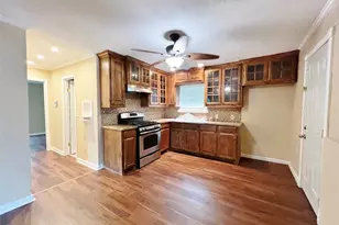 4236 Comanche St, Fort Worth, TX 76119 - Photo 5
