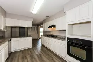 4422 Cinnabar Dr, Dallas, TX 75227 - Photo 11