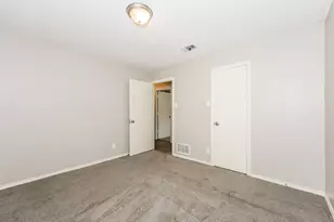 4422 Cinnabar Dr, Dallas, TX 75227 - Photo 17