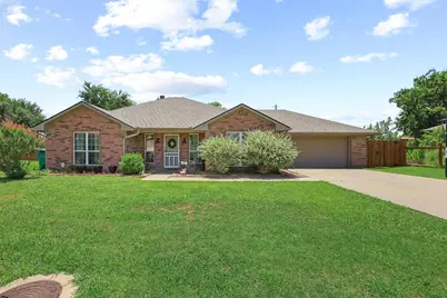 213 Bryant Street, Pottsboro, TX 75076 - Photo 1