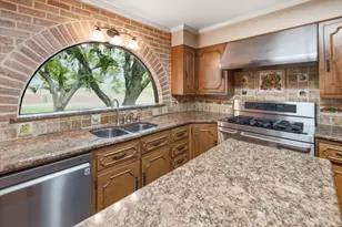 612 W Highland St, West, TX 76691 - Photo 7