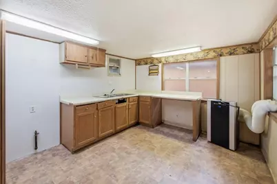 612 W Highland Street, West, TX 76691 - Photo 25