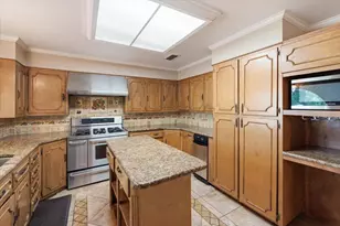 612 W Highland St, West, TX 76691 - Photo 9
